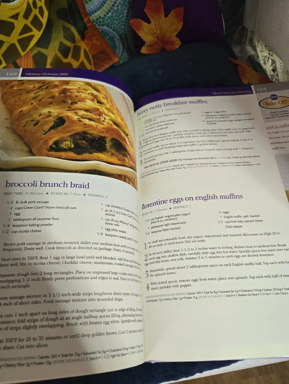 4/$15 Christmas 2010 Cookbook Holiday Baking Recipe Cookie Cake Dessert